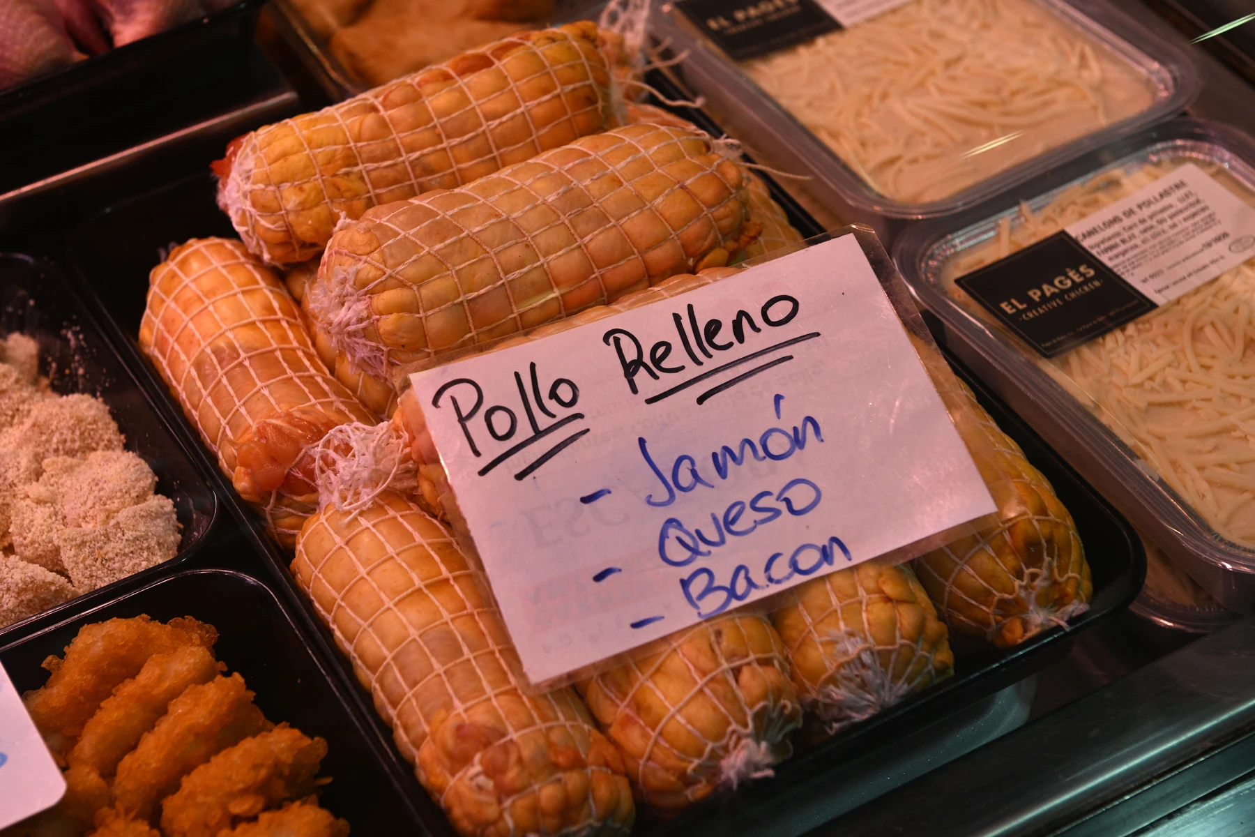 Pollastre farcit preparat per cuinar